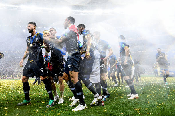 稳健表现 稳健表现